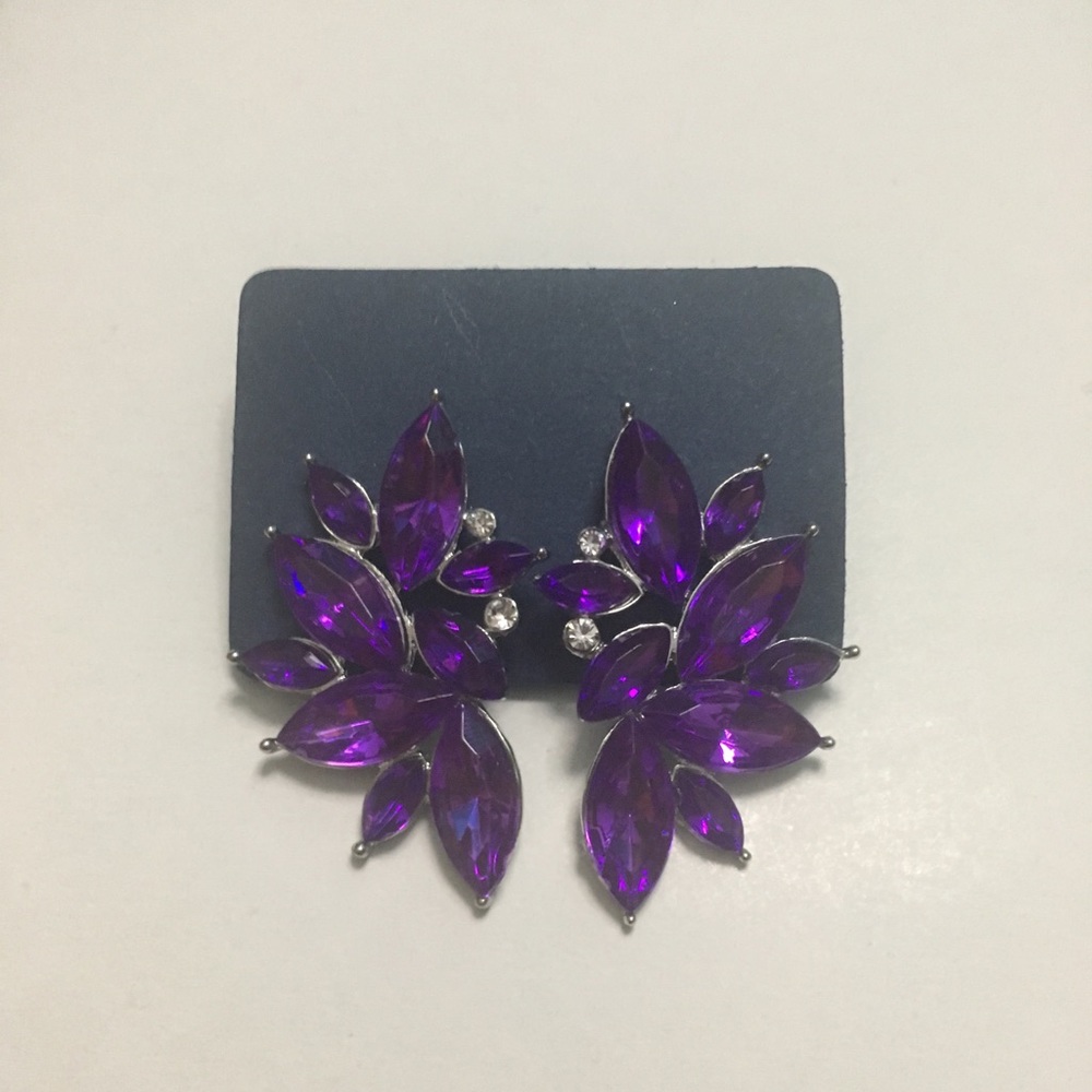 ✨SALE✨ NEW Purple Flower Women’s Earrings